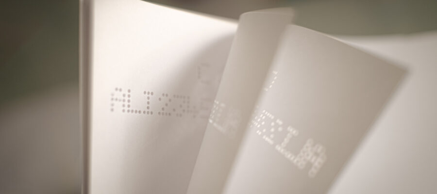 Macchine perforatrici Fattori Safest per marcatura numeri, lettere, codici, data, lotto e scadenza. macchinari per packaging. Sicurezza Documentale